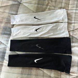 Nike sleeve bundle